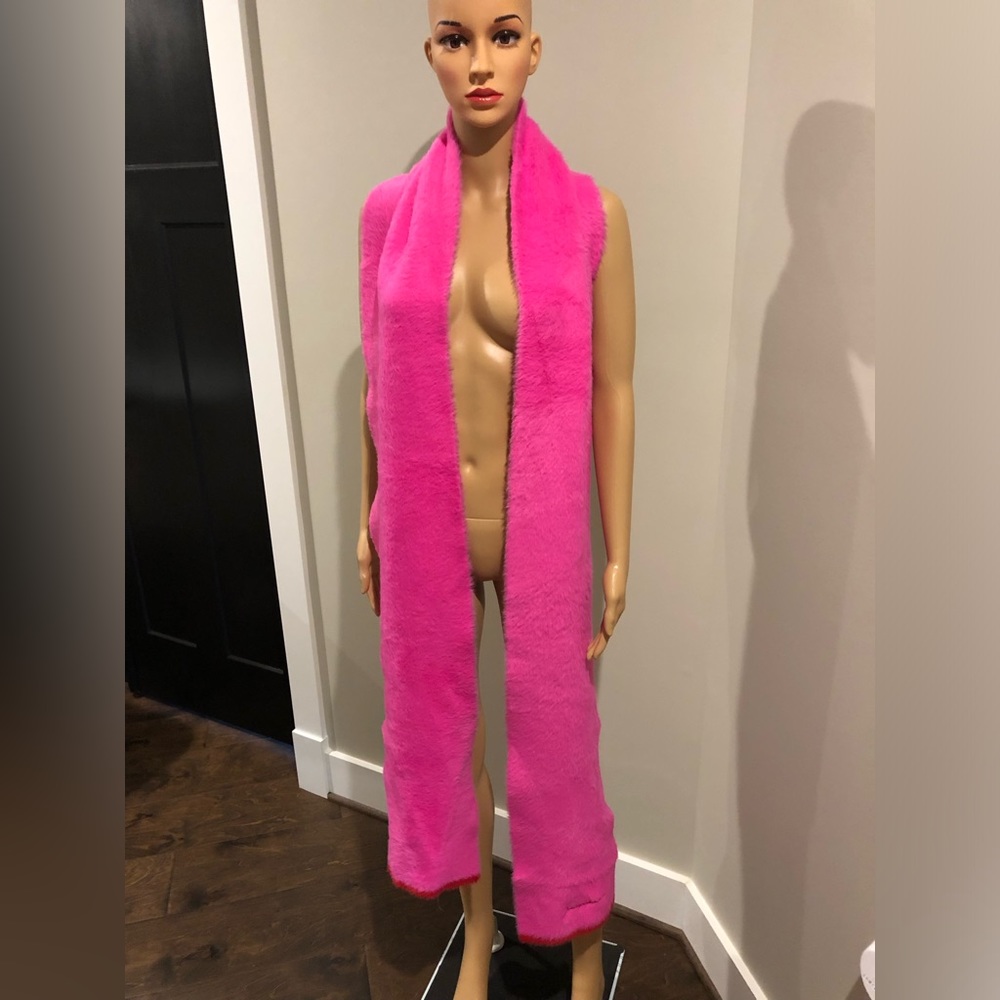 NWOT Jacquemus Neve brushed knitted scarf in pink